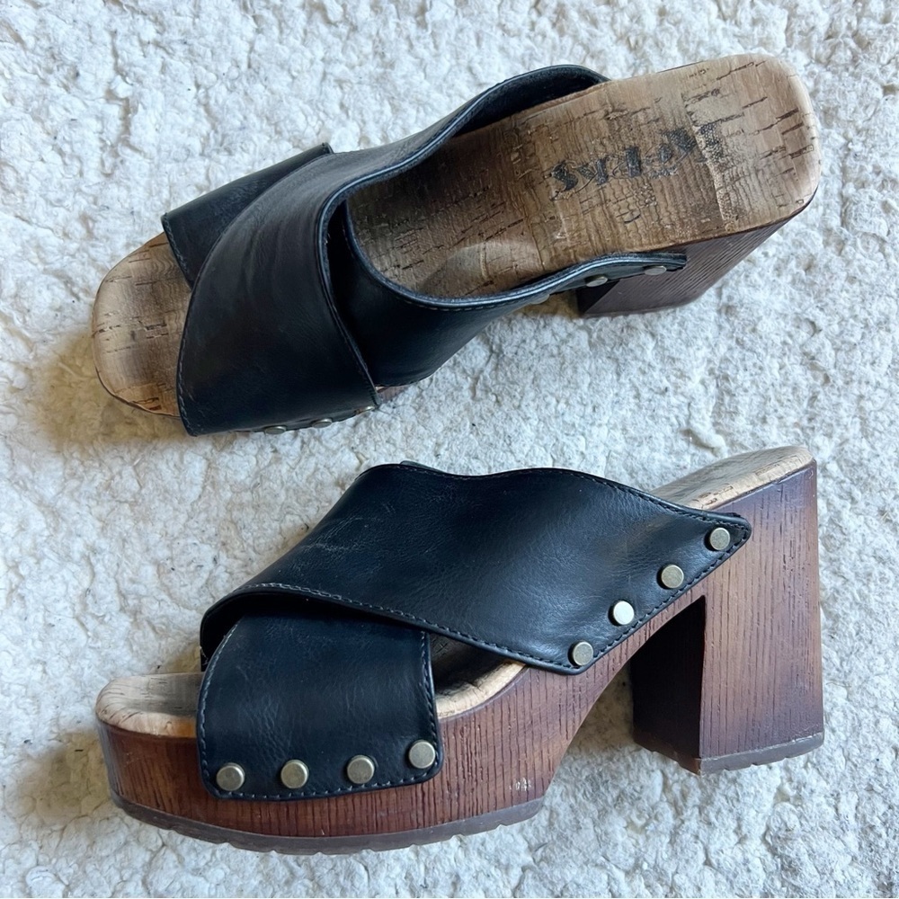Korks: CrissCross Faux Wood Block Heel Black Leather Studded Vamp Platforms